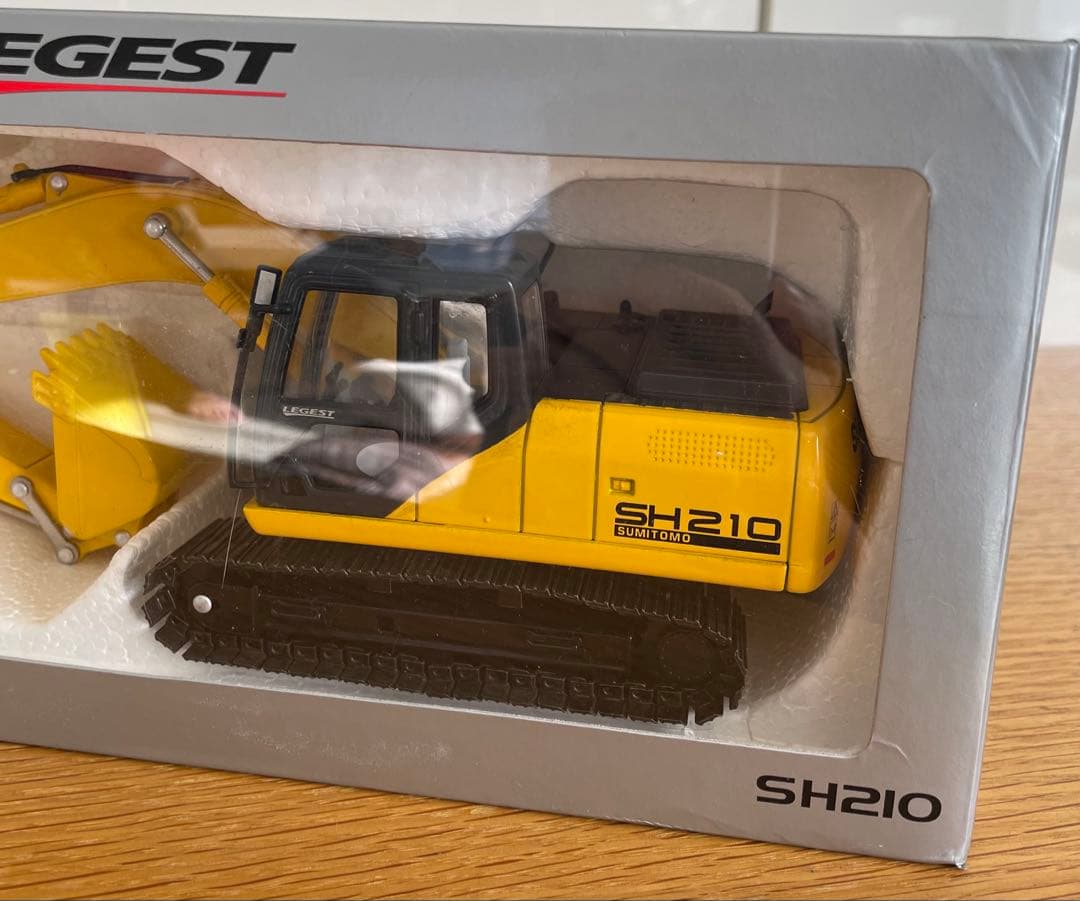 SUMITOMO SH210 ミニチュア重機 1/40