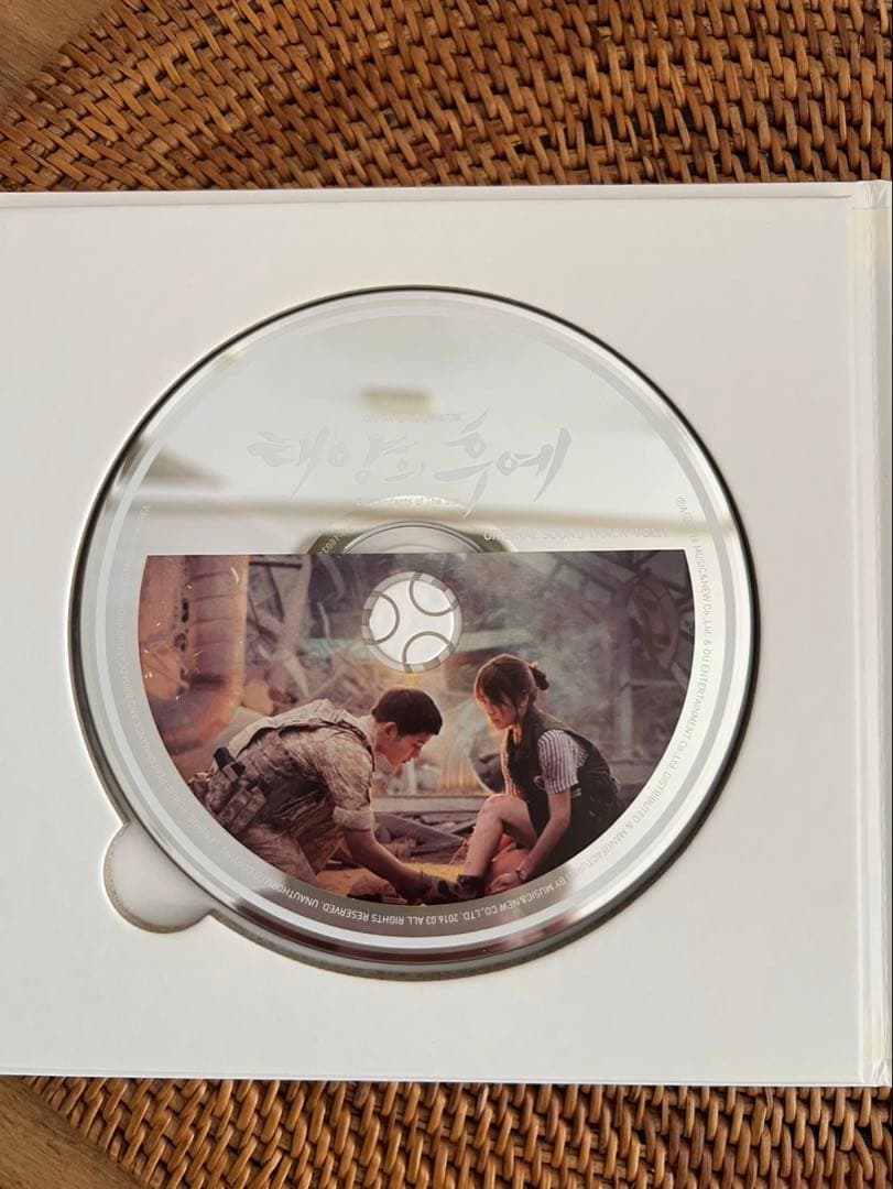 ☆太陽の末裔 ORIGINAL SOUND TRACK VOL.1&フォトブック - メルカリ