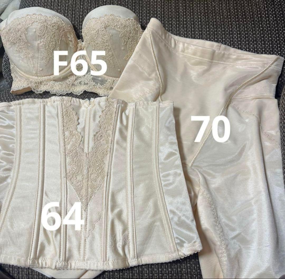 美品ブライダルインナー　フォーシスアンドカンパニー　FOURSIS&CO Foursis&co.】フォーシス&カンパニー ブライダルインナー E75 - メルカリ