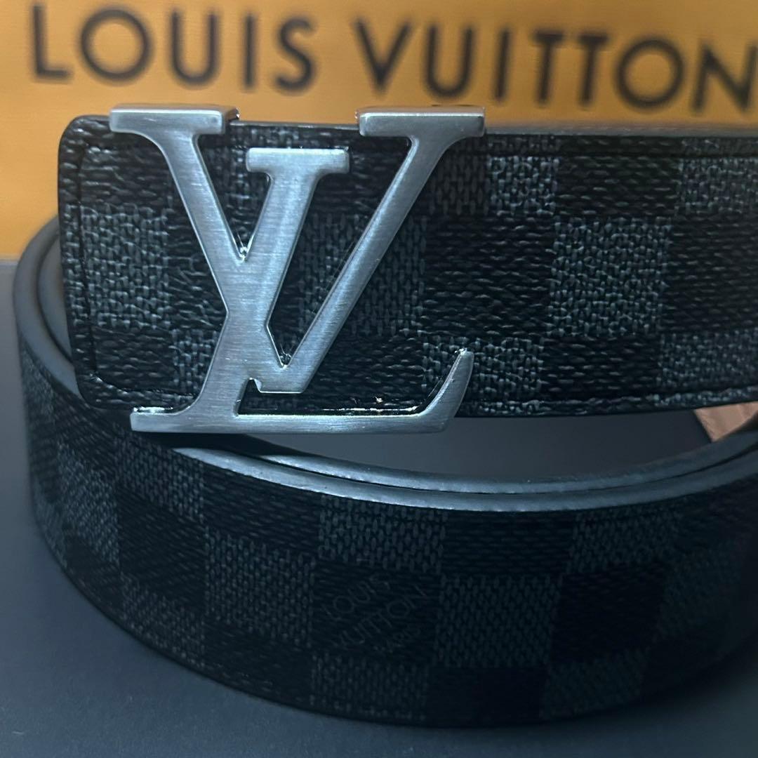 ！即日発送！　ルイ・ヴィトン　ベルト　バックルシルバー105㎝ キラキラ輝く☆】Louis Vuitton リバーシブル ベルト (Louis Vuitton