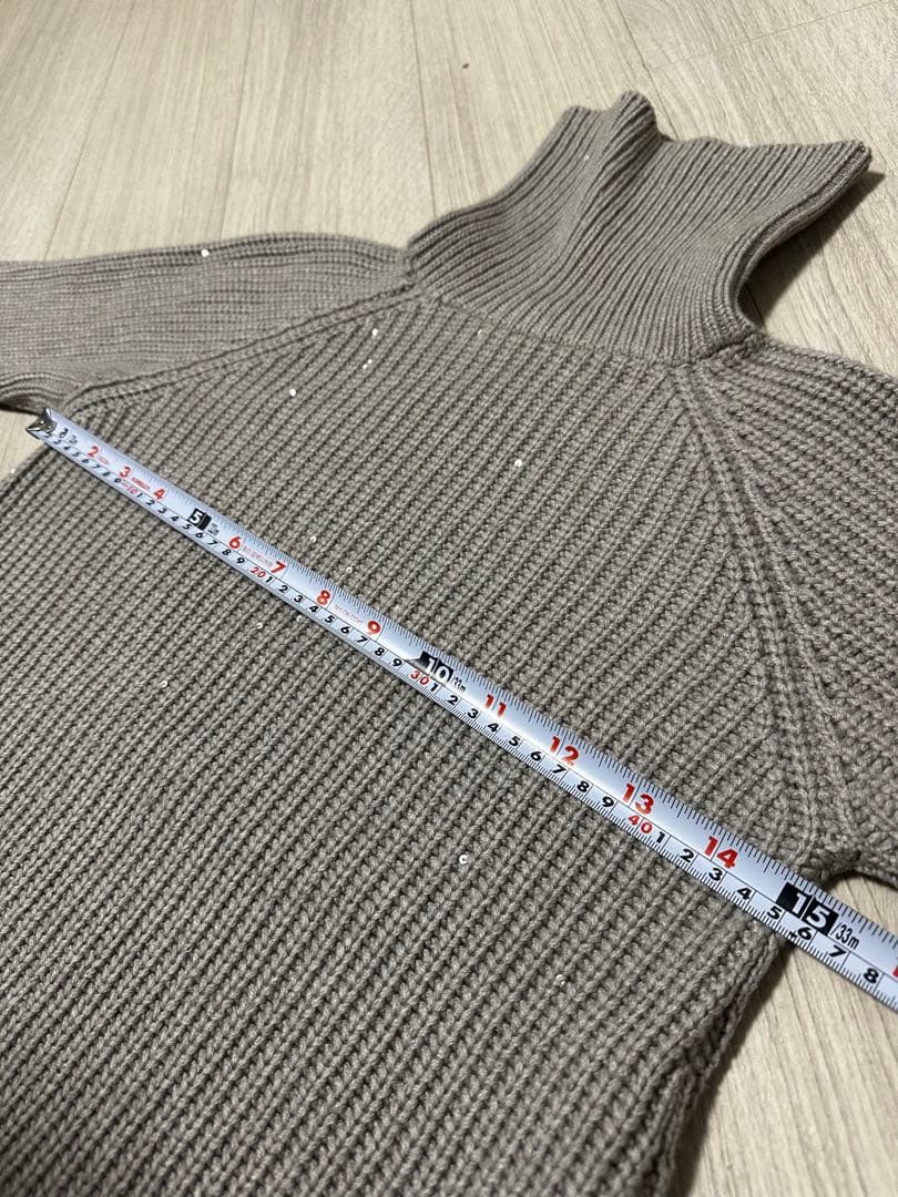 ブルネロクチネリ キラキラスパンコール グレー ハイネック セーター