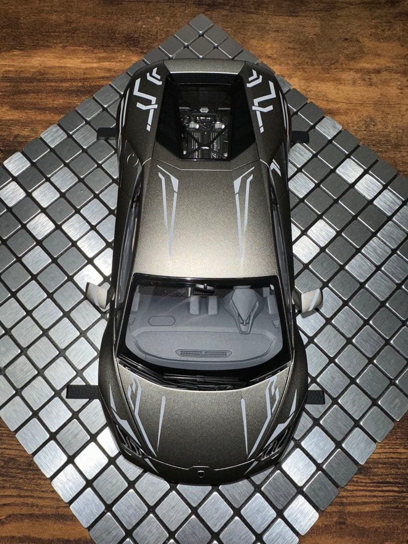 【カスタム】オートアート 1/18 ランボルギーニ ウラカン マットグレー