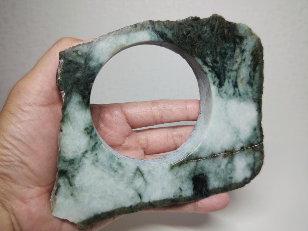 白緑 477g 翡翠 ヒスイ 翡翠原石 鑑賞石 原石 自然石 誕生石 鉱物 水石