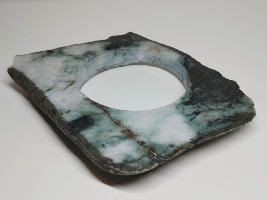 白緑 477g 翡翠 ヒスイ 翡翠原石 鑑賞石 原石 自然石 誕生石 鉱物 水石