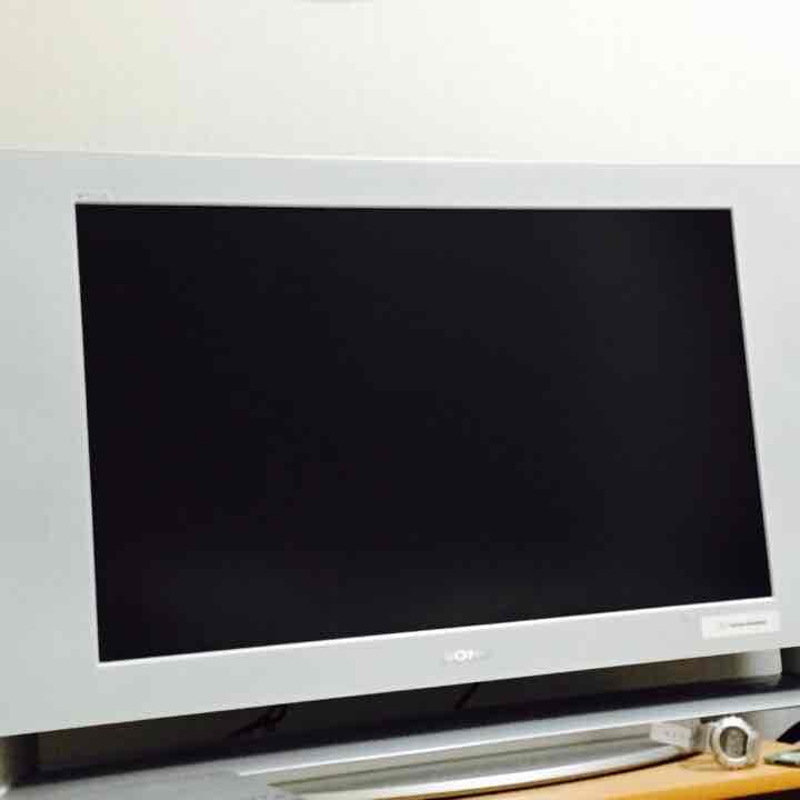 SONY液晶テレビ。Victor.DVD プレーヤー。 ビクター、音声字幕付き1.5倍早見対応のDVDプレーヤー