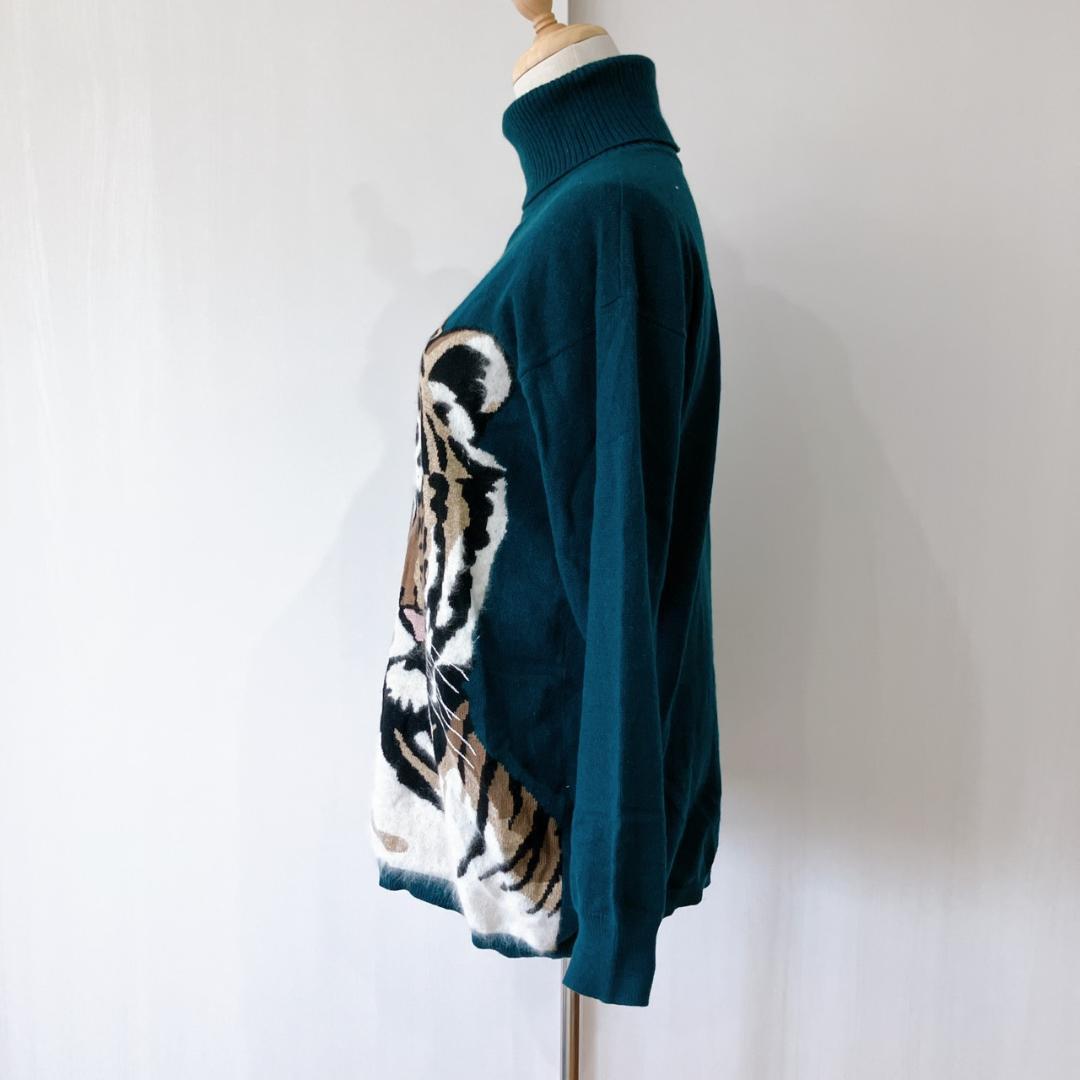 美品】 伊太利屋 トラモチーフタートルネックセーターダークグリーン