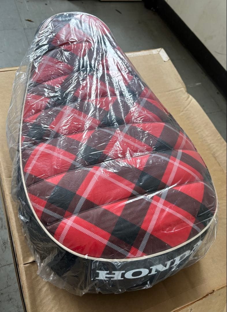 A*i様 HONDA シート 77100-K0F-J91ZB チェック柄　モンキ ホンダ（HONDA） ホンダHONDA MONKEY125 JB03 グレー チェック柄