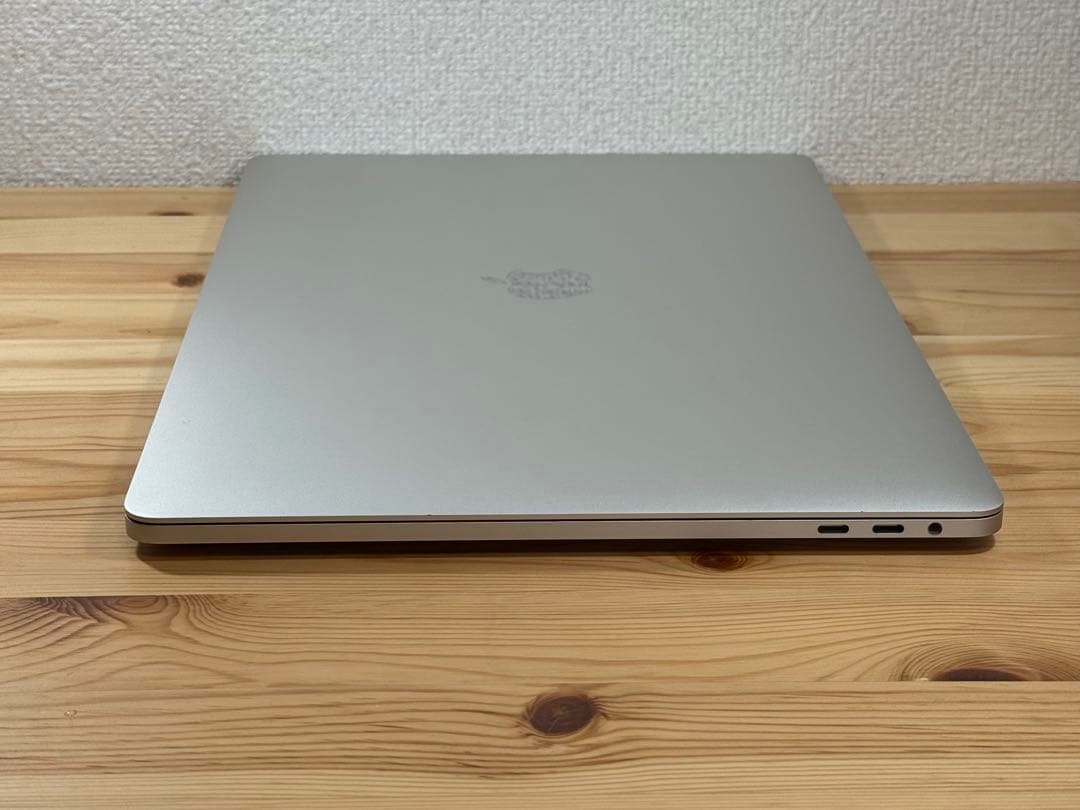 MacBook本体 MacBook Pro 15 2016 Touch Bar i7/16/500