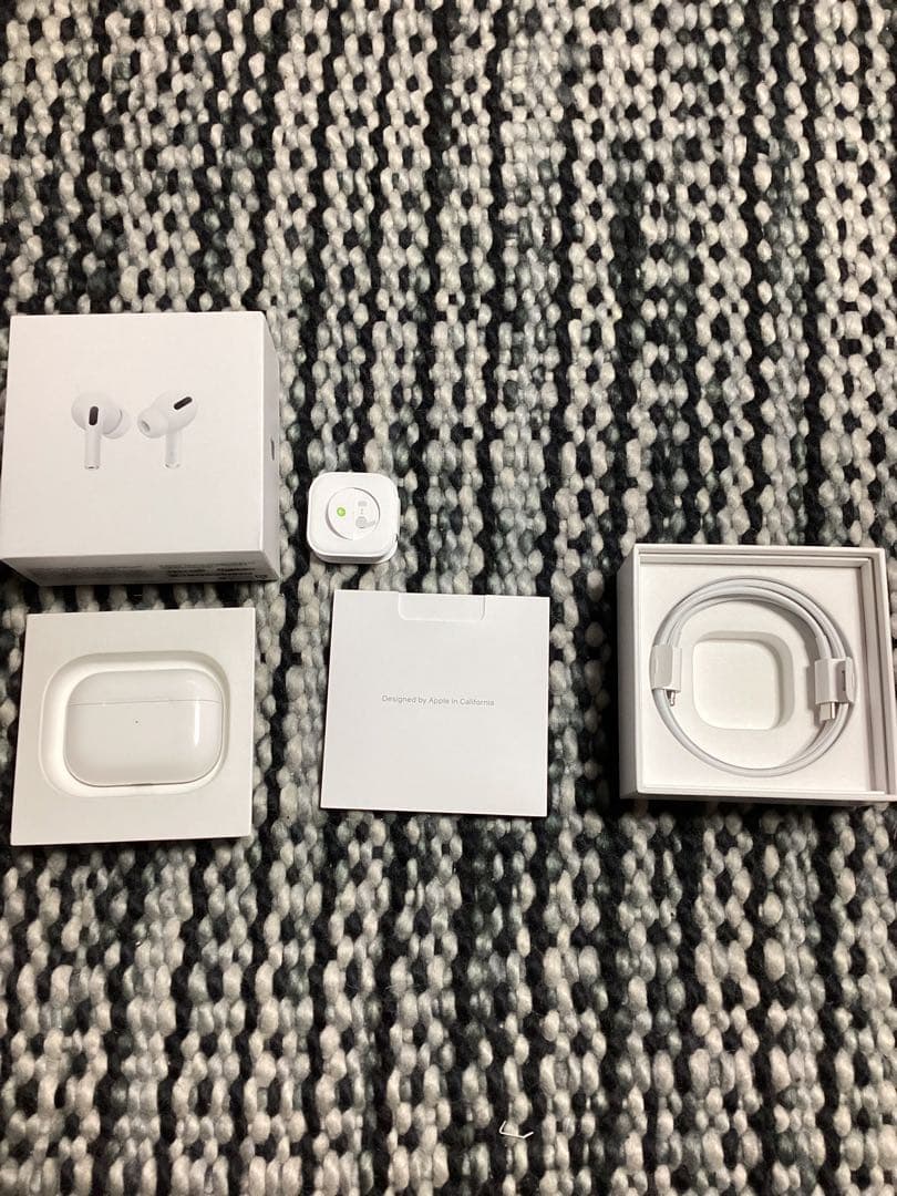AirPods Pro 本体 付属品完備 付属品つき】AirPods pro 第一世代 ワイヤレス充電ケース付き
