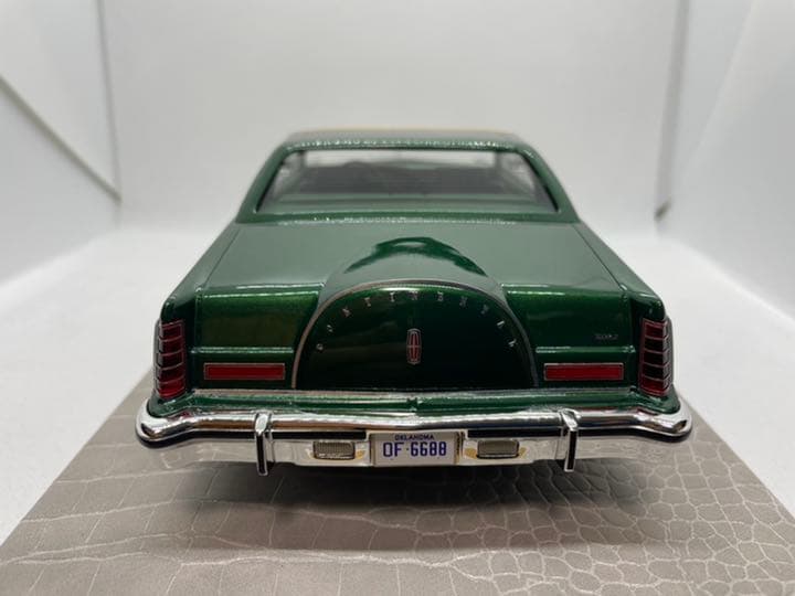 AMC1/18 リンカーン Continental Mark V Cartier