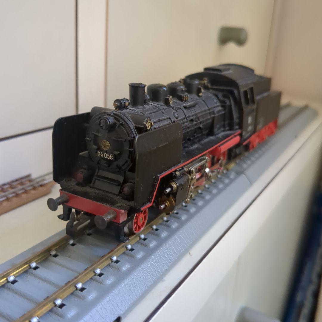 HOゲージ メルクリン蒸気機関車 24 058 レール一箱付き