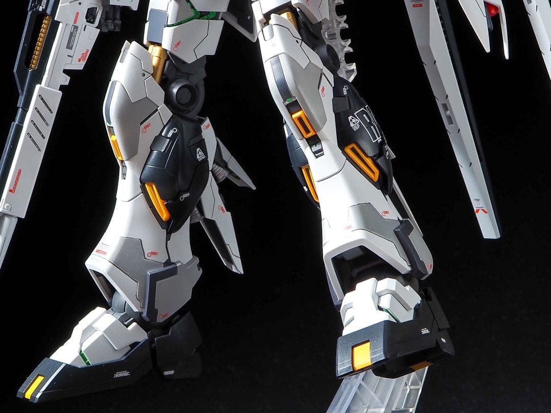 mg νガンダム ver.ka 全塗装 完成品 筋彫り マスキング 発光など