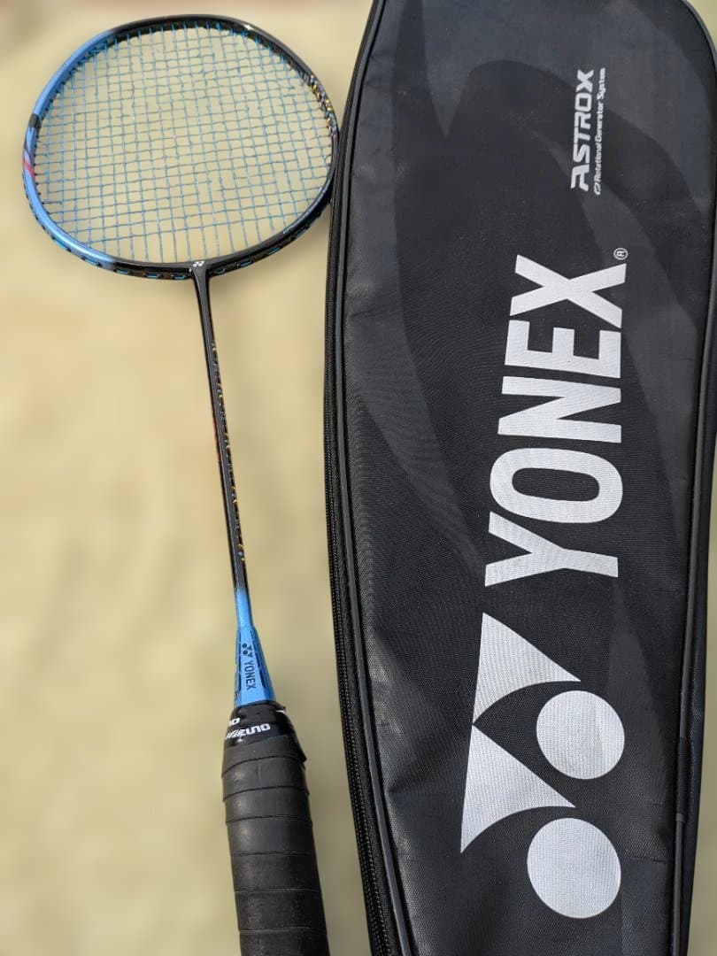 YONEX(ヨネックス) Astrox Smash (73g/G4) 　ケース付 Amazon | Yonex Astrox Smash (73g/G4) | YONEX(ヨネックス) | ラケット