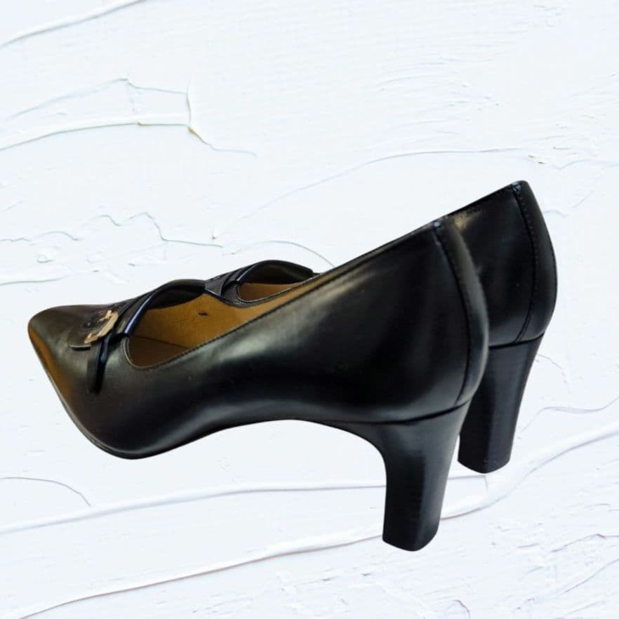 ❤美品❤タニノクリスチー 37 パンプス 黒 ロゴ刻印 希少 イタリア製