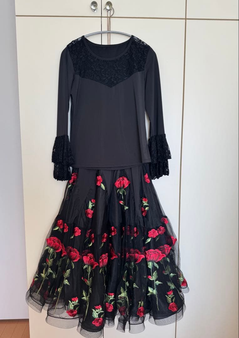 社交ダンス ドレス　薔薇刺繍 Amazon.co.jp: RIKOUZY 薔薇の飾り 4色が選べる 豪華な社交ダンス