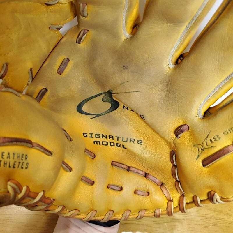 NIKE ナイキ 松坂大輔モデル M18シグネチャー 投手用 軟式グローブ