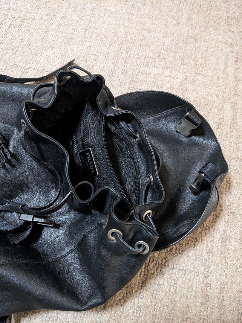 PRADA オールレザーリュックメンズブラック