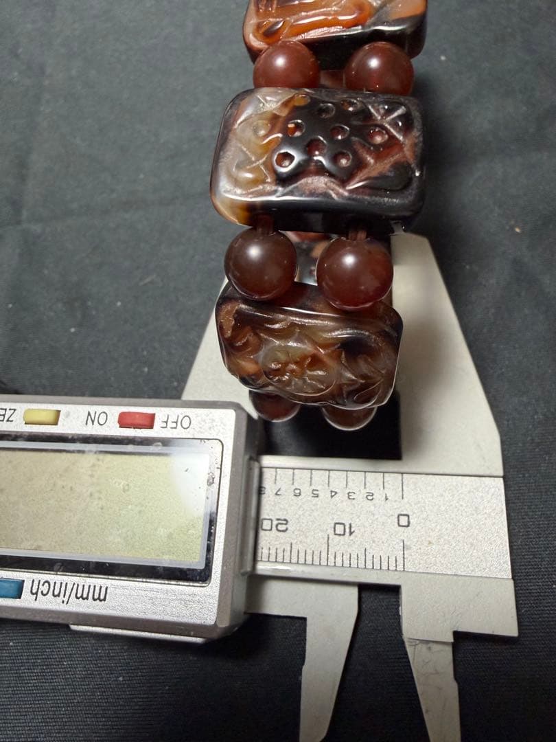 上肯天珠‼️西蔵老礦紅玉髄彫刻財神梵字八吉祥バングル