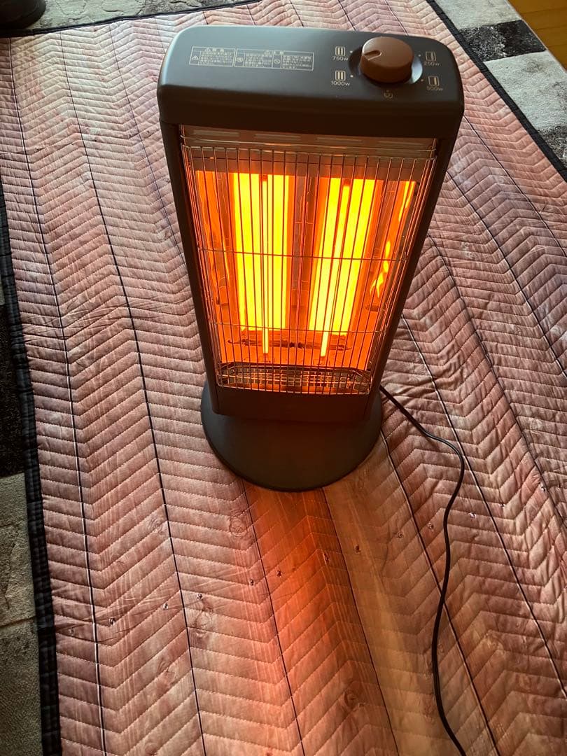 2024年製　アラジン　遠赤グラファイトヒーター 遠赤グラファイトヒーター（2灯管） | Aladdin（アラジン）公式サイト