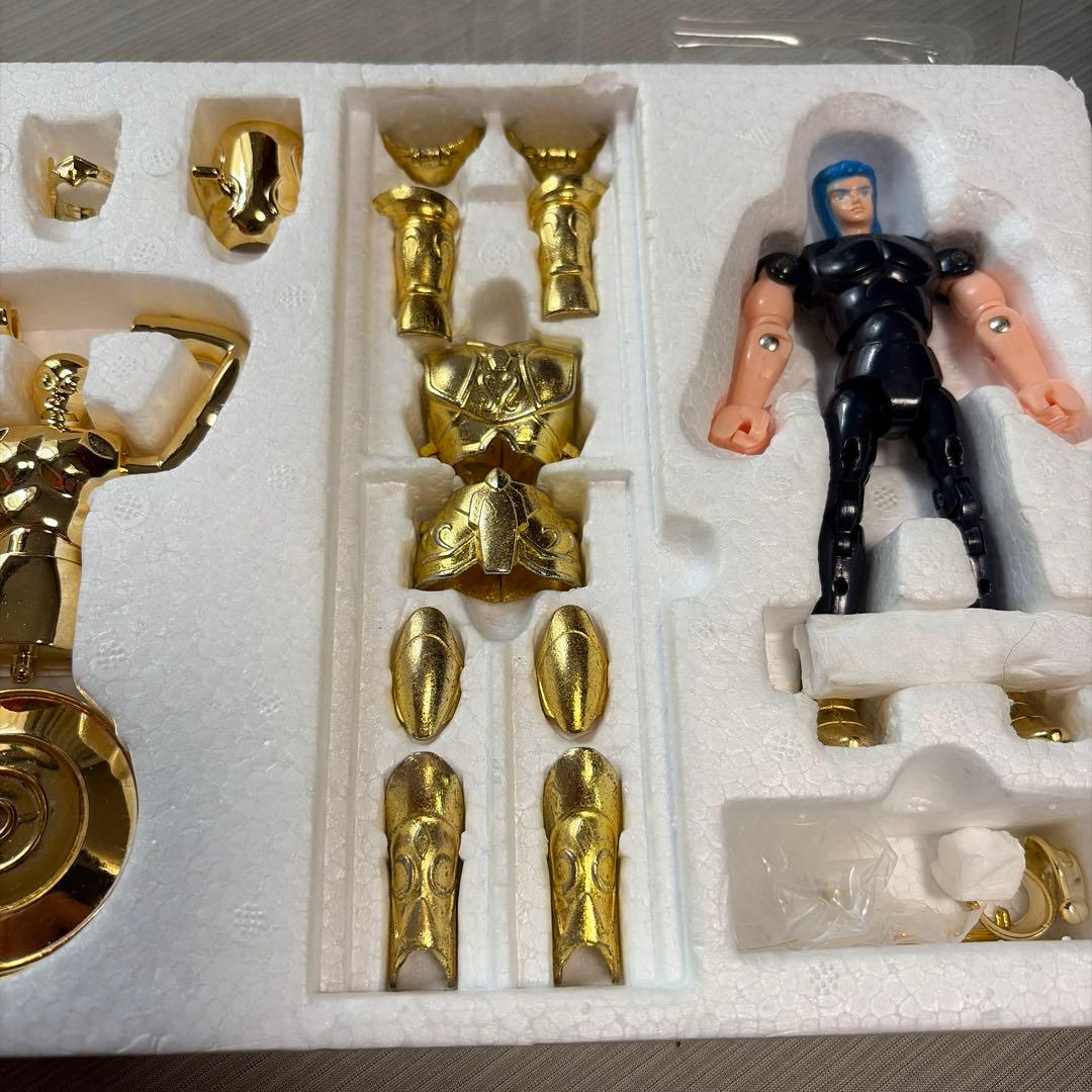 聖闘士星矢 聖闘士聖衣大系 アクエリアス カミュ