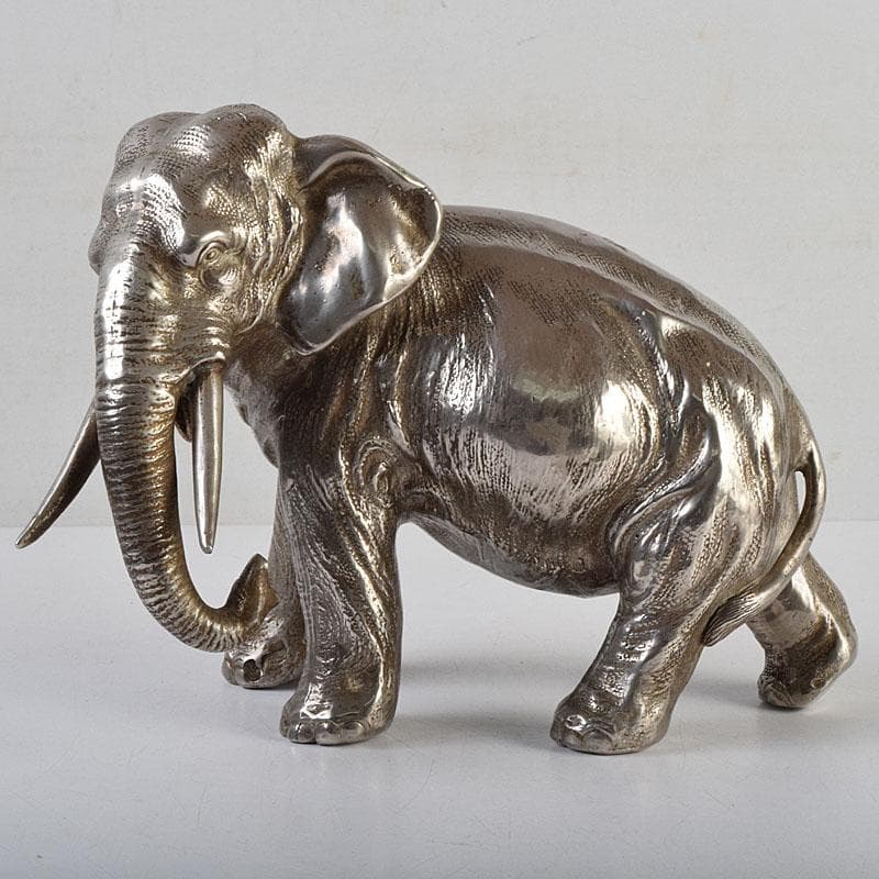 金属工芸　象　置物　重さ約1713g　V　9092 金属工芸 象 置物 重さ約1713g V 9092 - メルカリ