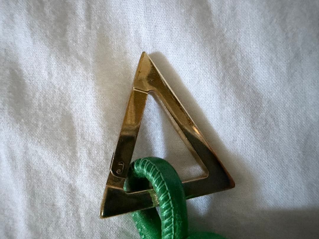 ボッテガヴェネタ トライアングル キーリング 緑 パラキート - メルカリ