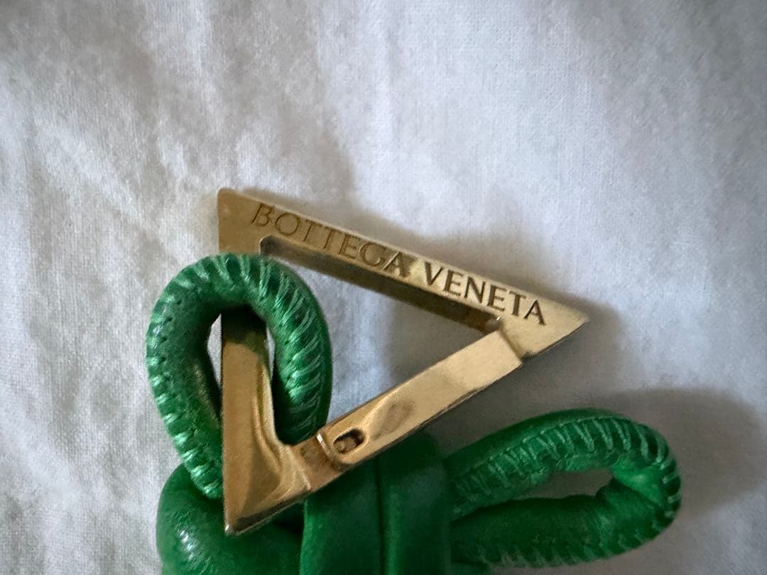 ボッテガヴェネタ トライアングル キーリング 緑 パラキート - メルカリ