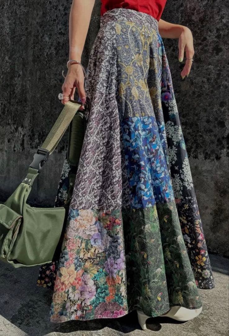 AMERI VINTAGE　LIBERTY PATCHWORK SKIRT LIBERTY PATCHWORK BLK SKIRT