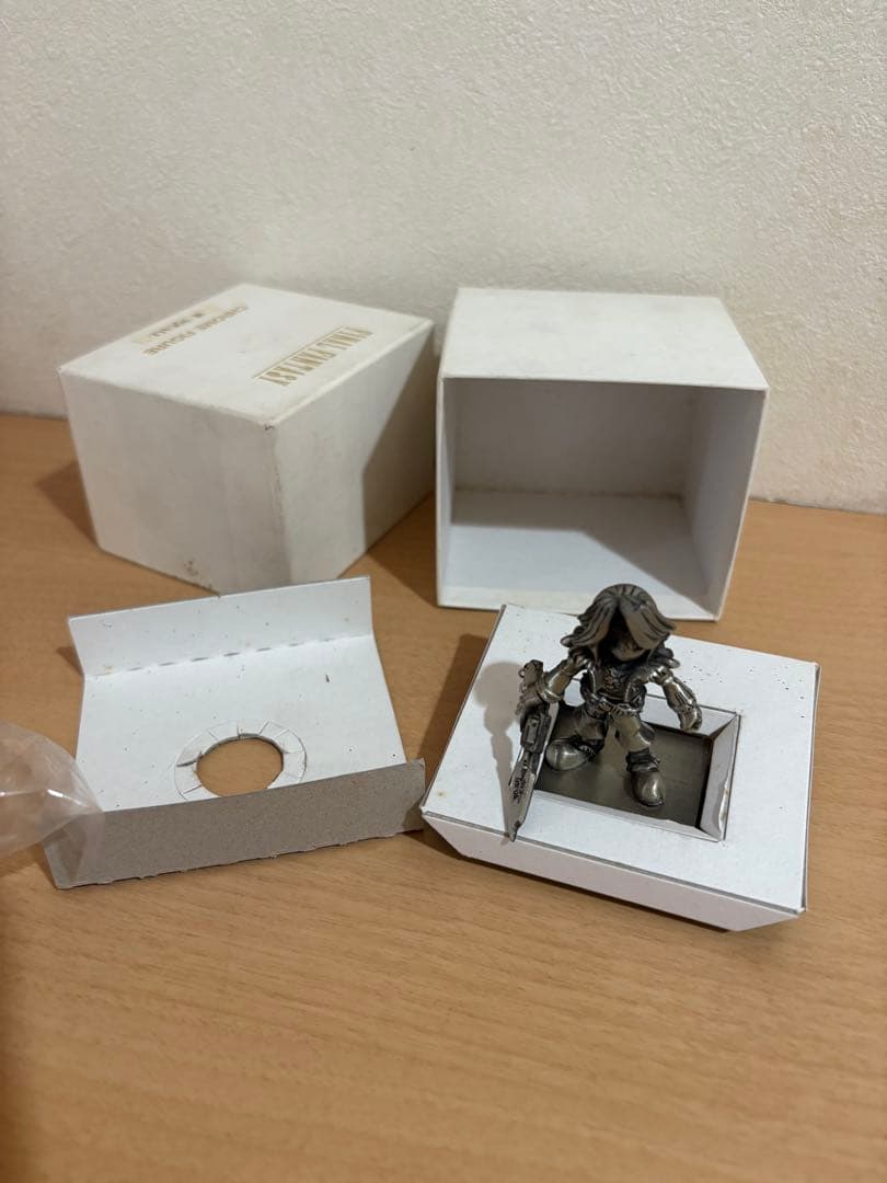 ファイナルファンタジー クローム FF VIII クロム フィギュア スコール