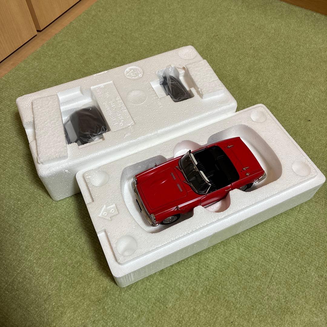 オートアート　1/18 ホンダ　S800 レッド