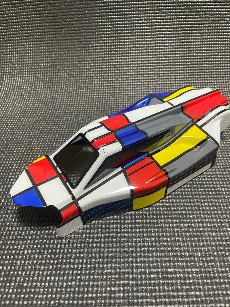 京商、ヨコモ用塗装済ボディ4台