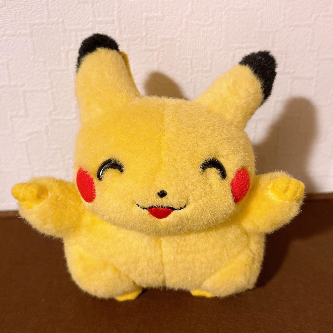 TOMY初期ピカチュウ ぬいぐるみ