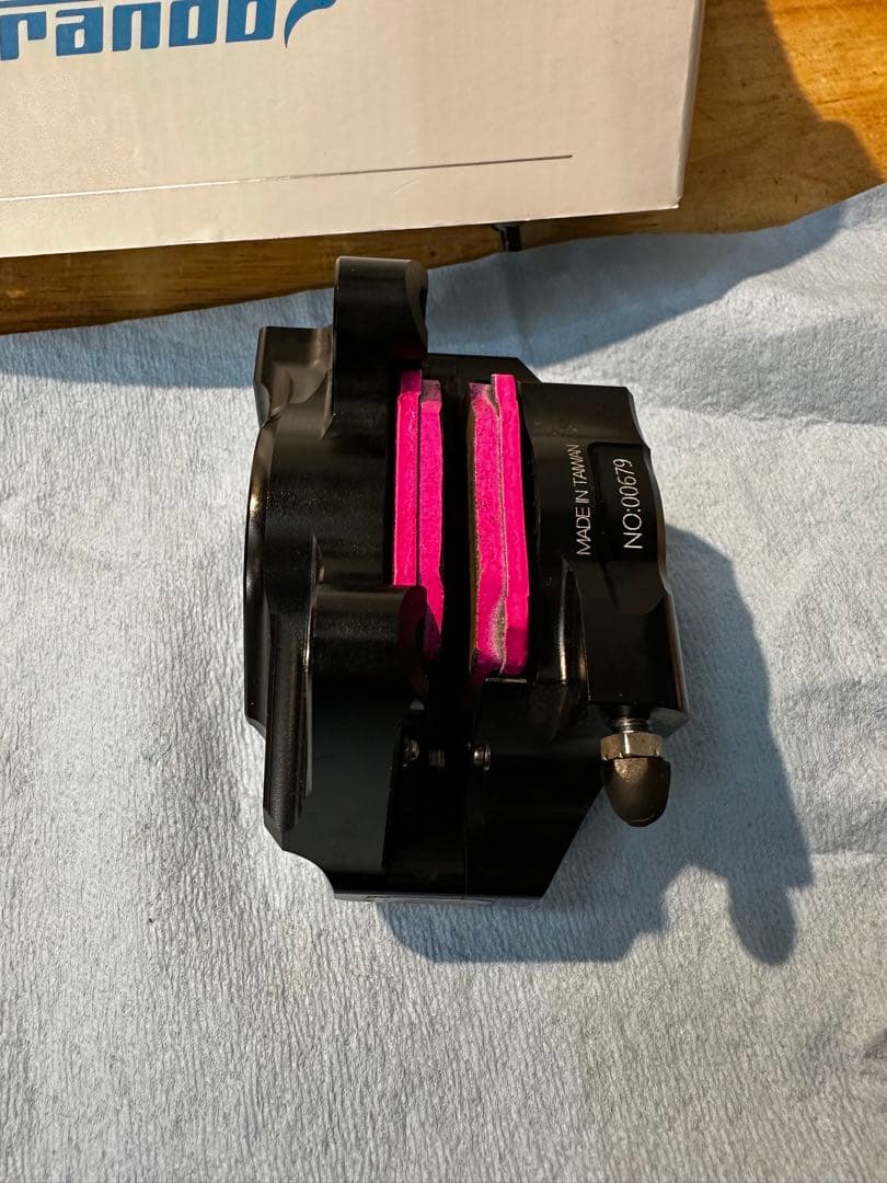 Frando フランドVESPA -22 用 2POT リアキャリパー　ランナー