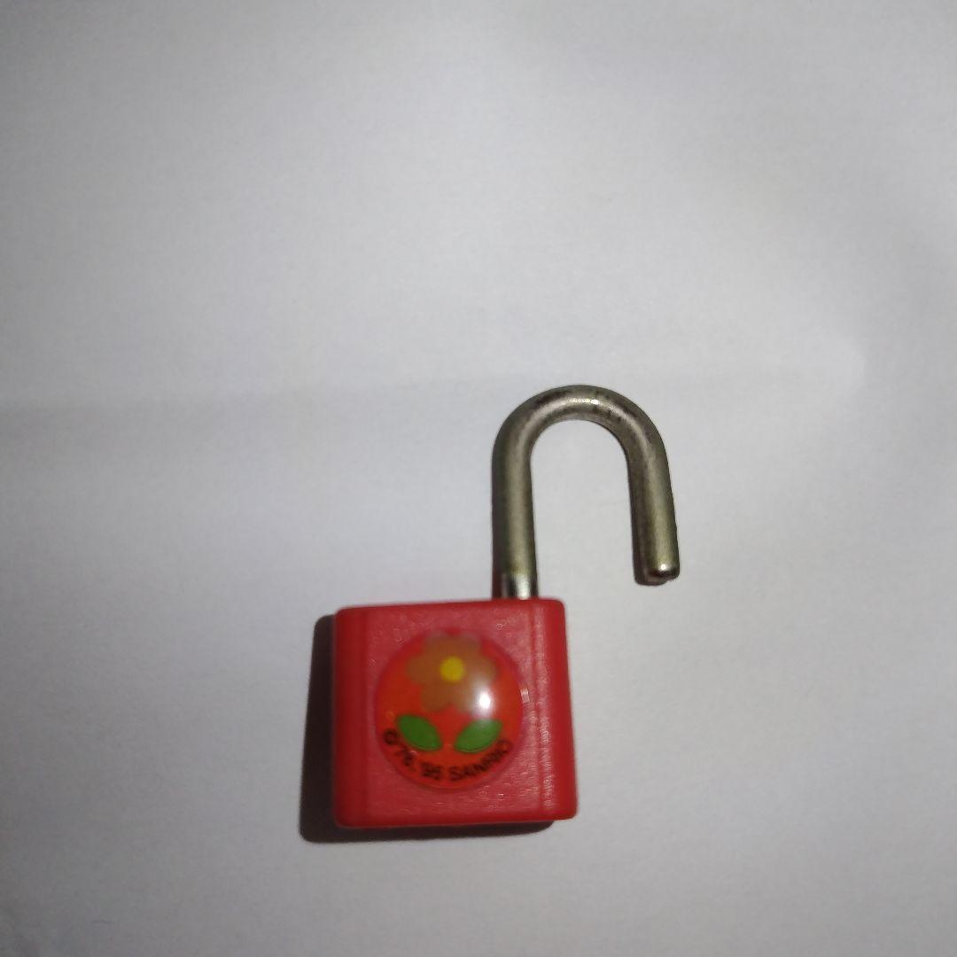 【最終値下げ】【激激レア】ハローキティ　プラスチックケース　収納　鍵付き