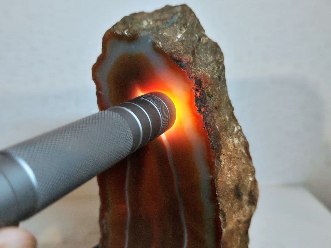 瑪瑙 1.5kg メノウ アゲート 原石 鑑賞石 自然石 誕生石 鉱物 鉱石