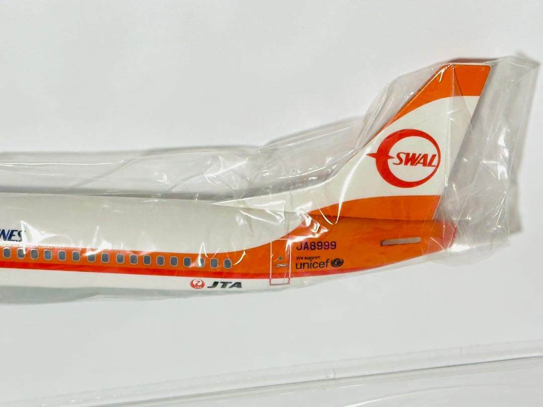 JALUX 1/400 737-400 南西航空SWALジェット - メルカリ