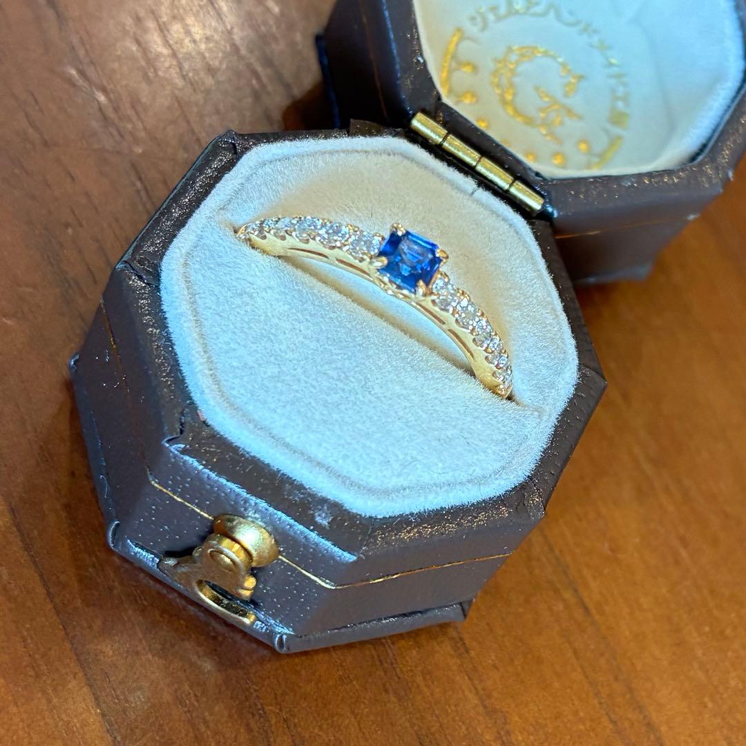 土日でお値下げ中《希少》k18コーンフラワーサファイア鑑別書付きリング#11