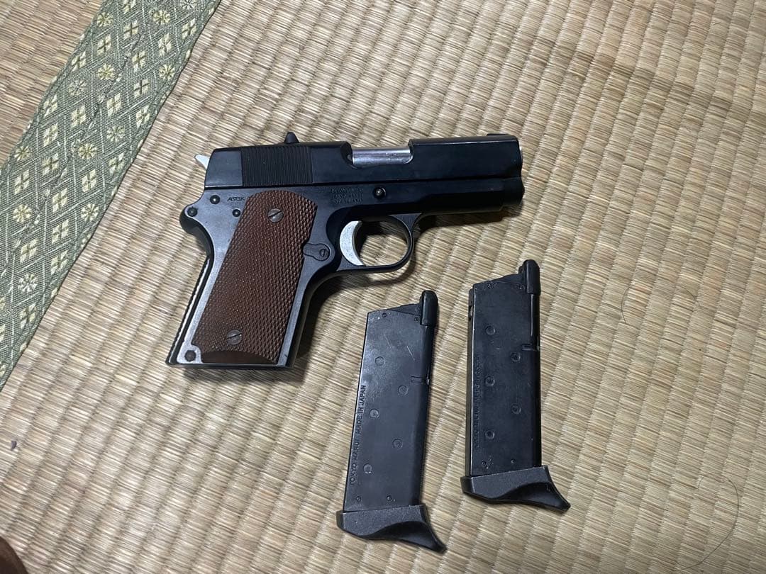 東京マルイ　デトニクス45　ガスブロハンドガン　スペアマガジン、ホルスター付き