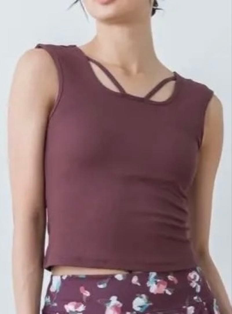 【SUKALA】クロスデザインショートタンクトップ SUKALA】クロスデザインショートタンクトップ(XSサイズ ワイン