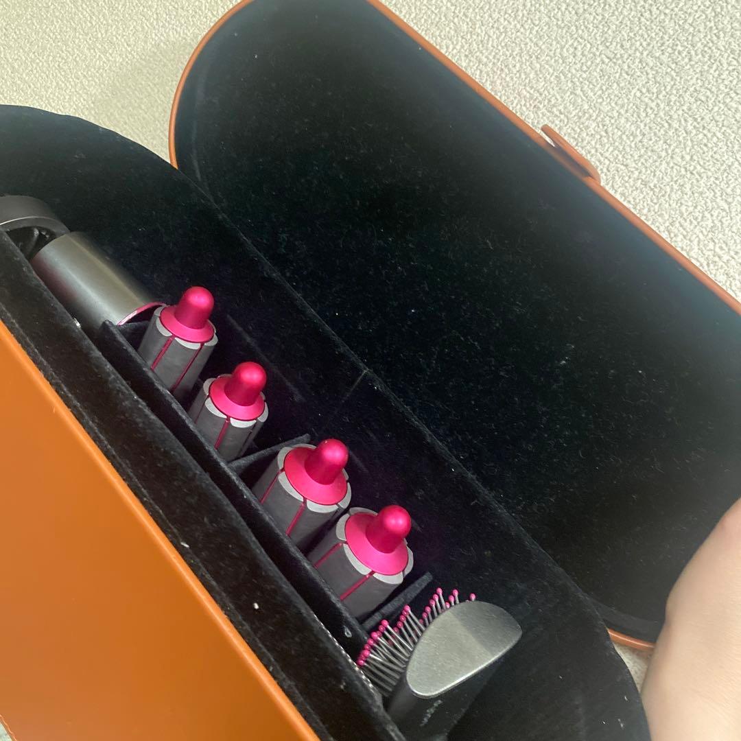 ダイソン エアラップ ボリュームアンドシェイプ(ニッケル／フューシャ) ラウンドボリュームブラシ (フューシャ／ニッケル)