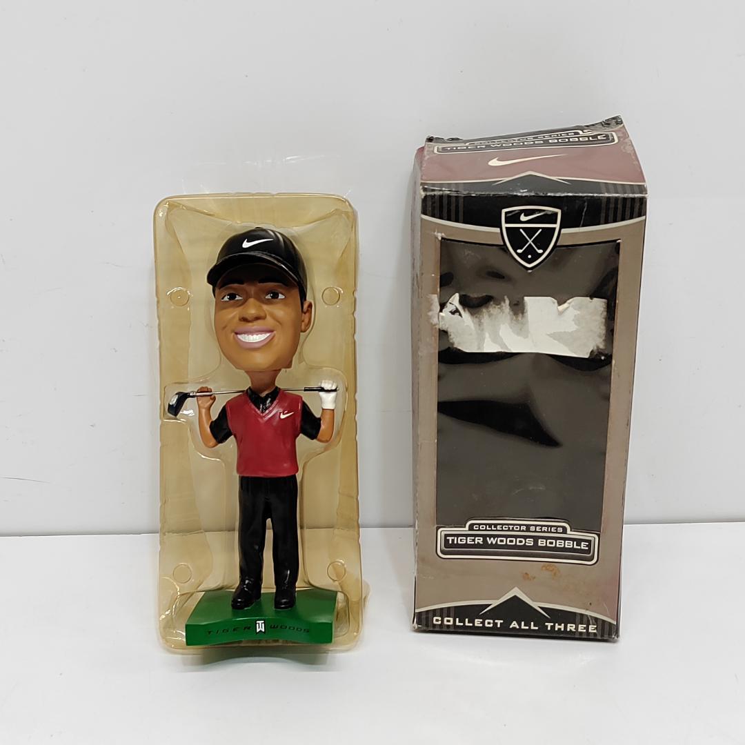 ナイキ タイガーウッズ フィギュア ボブルヘッド レア 希少 m1190 ナイキ タイガーウッズ フィギュア ボブルヘッド レア 希少 m1190
