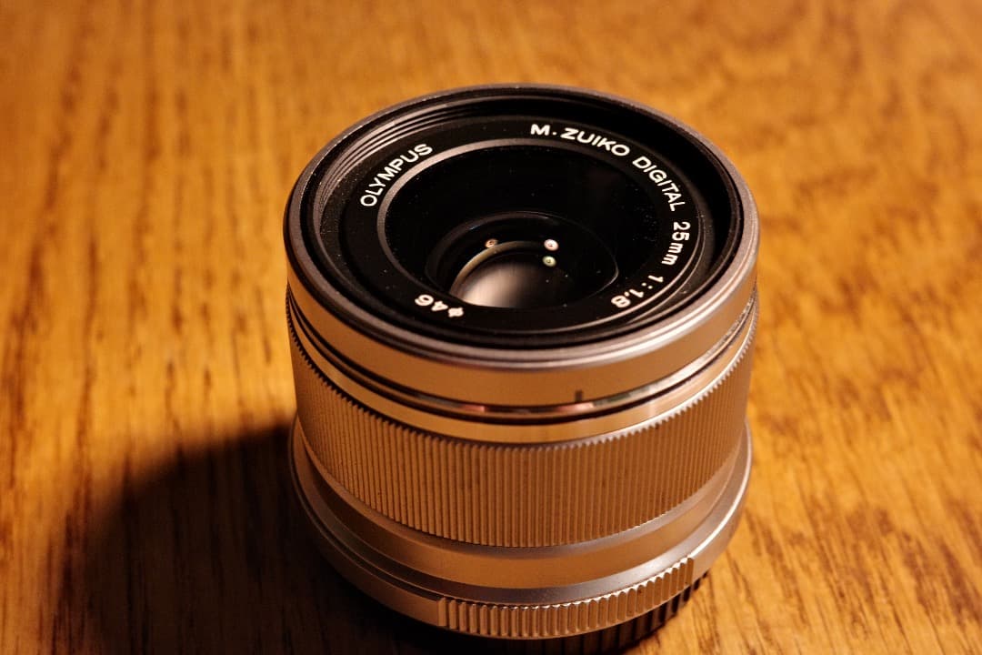 OLYMPUS M.ZUIKO DIGITAL 25mm F1.8 シルバー Amazon.com : OM SYSTEM Olympus M.Zuiko Digital 25mm F1.8 Silver