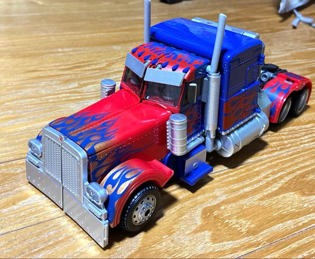 トランスフォーマー MB-11 オプティマスプライム