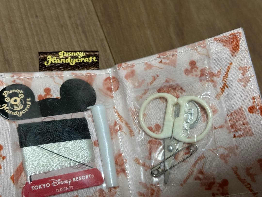 ディズニーランド　ミッキー柄　裁縫箱　裁縫セット