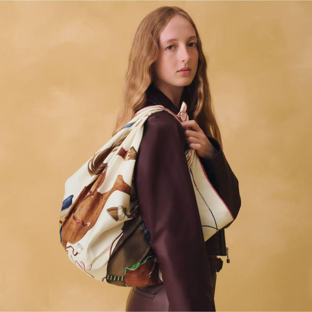 新品未使用 HERMES カレ 90 《グラン・ギャロップ》 MT