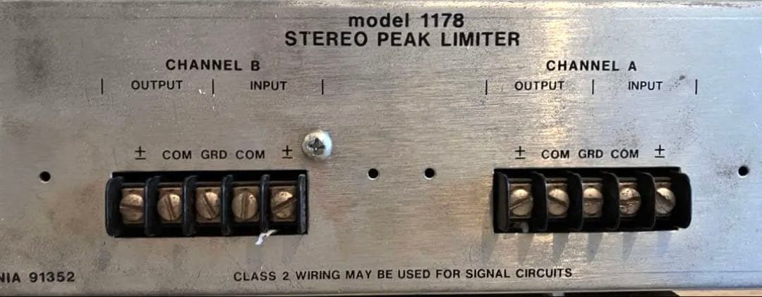 希少】UREI 1178 ステレオピークリミッター/2Uラック付き - メルカリ