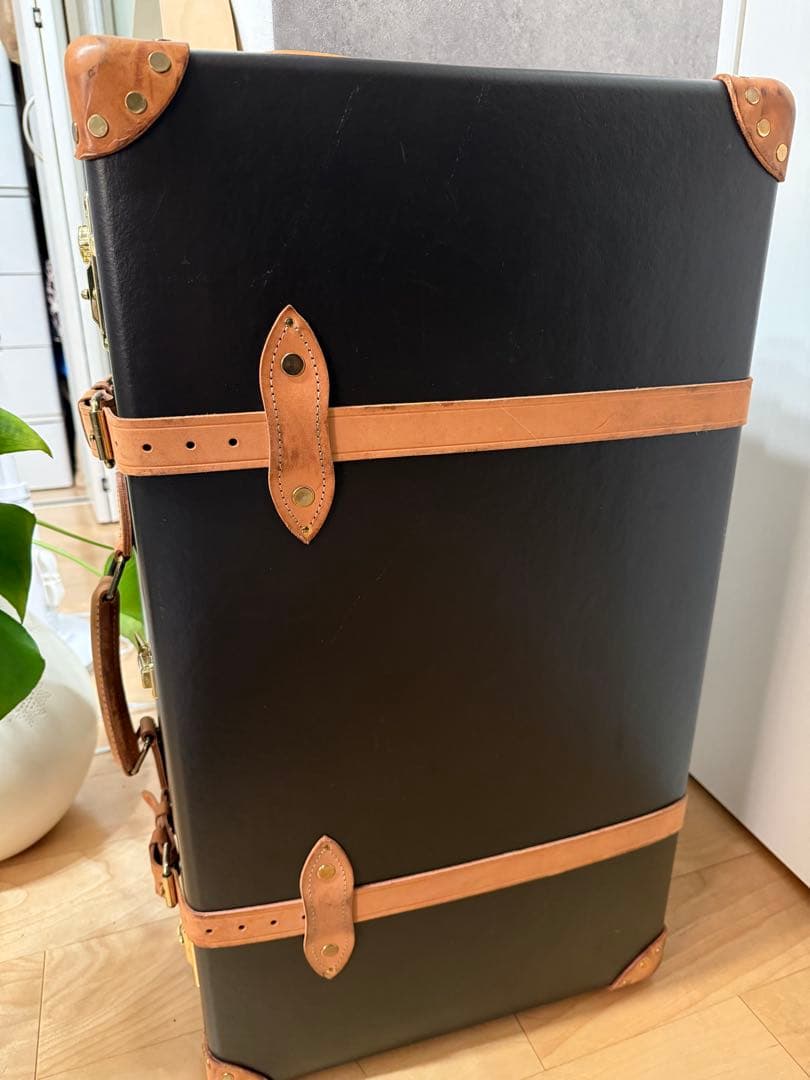 グローブトロッター ラージスーツケース74L センテナリー ラージスーツケース 2輪 チャコール/クロム | グローブ