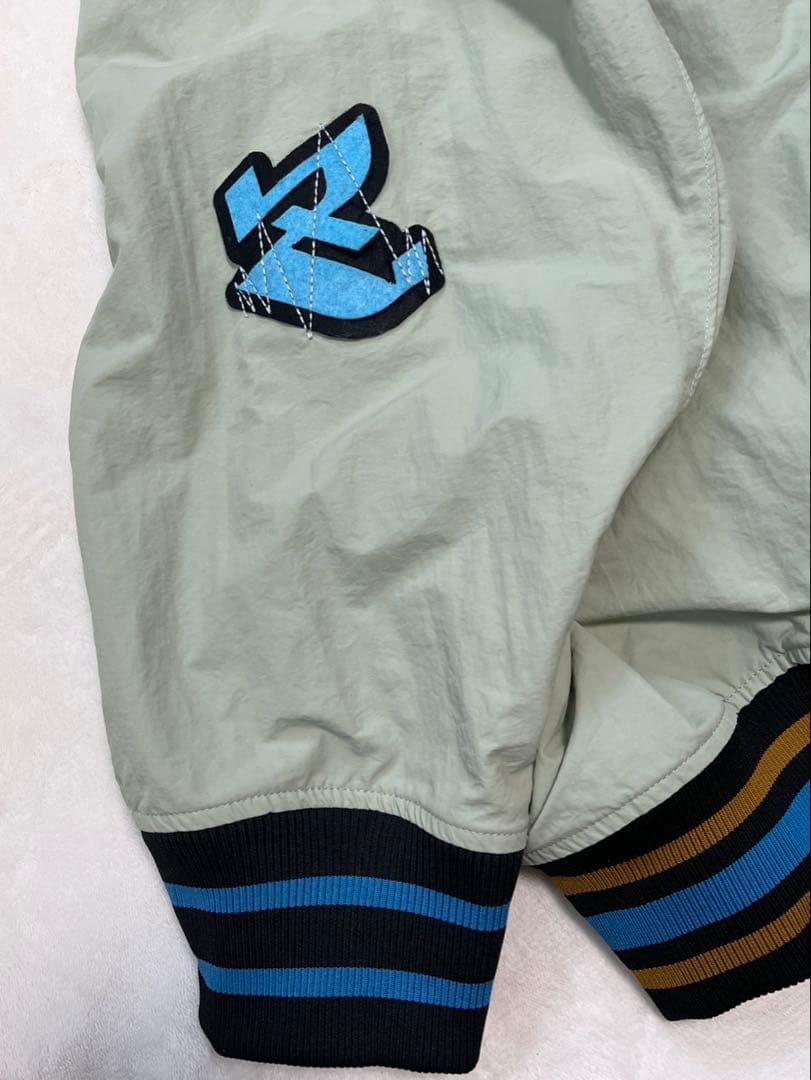 ずとまよ ジップ付きパーカー