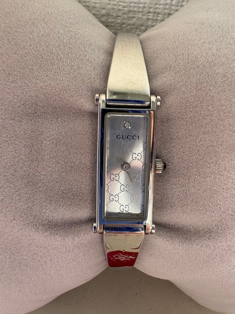 美品　GUCCI 文字盤　ダイヤ付ブレスレットウォッチ　正常に作動中 GUCCI グッチ 102 ブレスレットウォッチ シェル文字盤 ブルーシェル