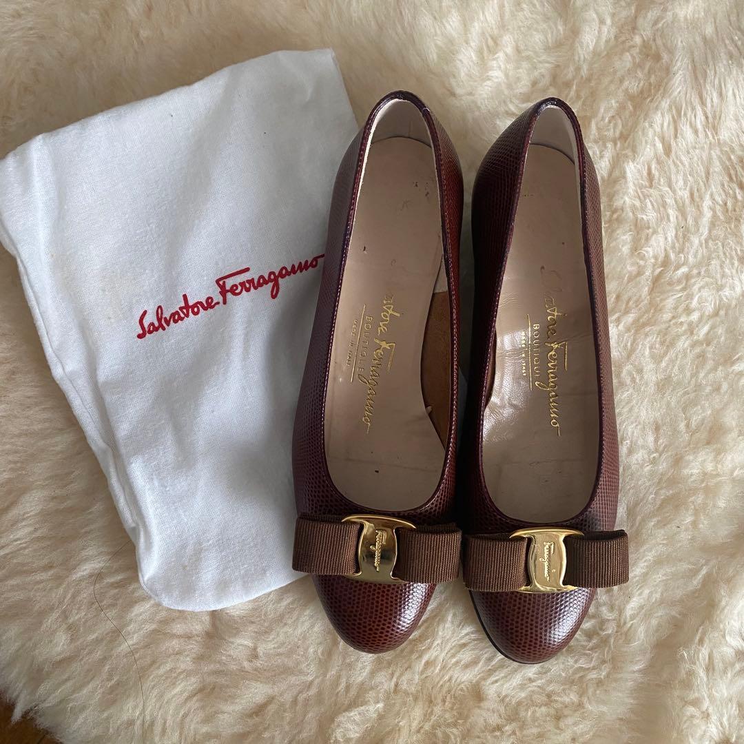 美品❣️【Ferragamo】 フェラガモ パンプス ヴァラ リボン イタリア製